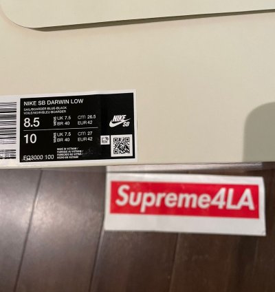 Supreme Nike Sb Darwin Low White Size 8 5 In Hand