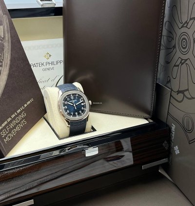Patek Philippe Aquanaut Blue Full Set Italian Warranty