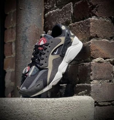 Nik E Air Huarache Runner Brown Running Shoes