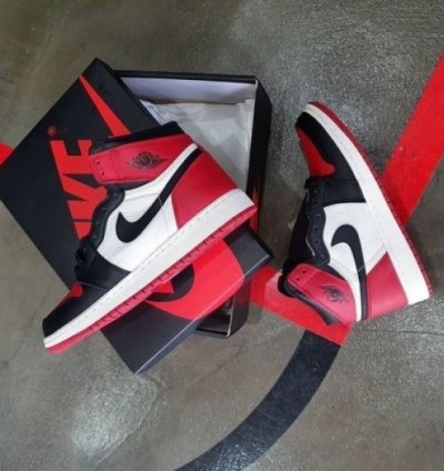Nik E Air Jordan 1 Bred Toe Leather Basketball Sneakers Semi Ua