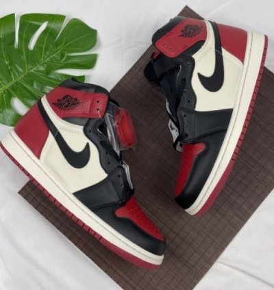 Nik E Air Jordan 1 Bred Toe Leather Basketball Sneakers Semi Ua