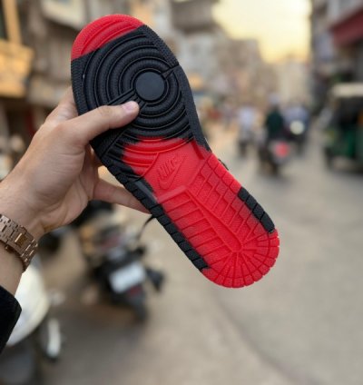 Nik E Air Jordan 1 Gore Tex Basketball Sneakers