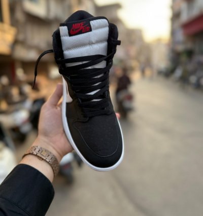 Nik E Air Jordan 1 Gore Tex Basketball Sneakers