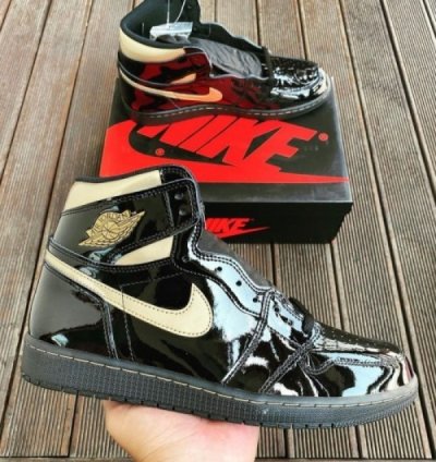 Nik E Air Jordan 1 High Black Metallic Gold Basketball Sneakers Semi Ua