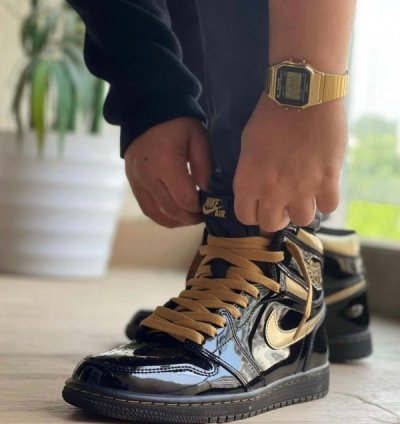 Nik E Air Jordan 1 High Black Metallic Gold Basketball Sneakers Semi Ua