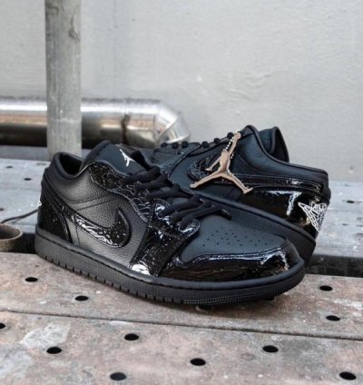 Nik E Air Jordan 1 Low Black Croc Basketball Sneakers