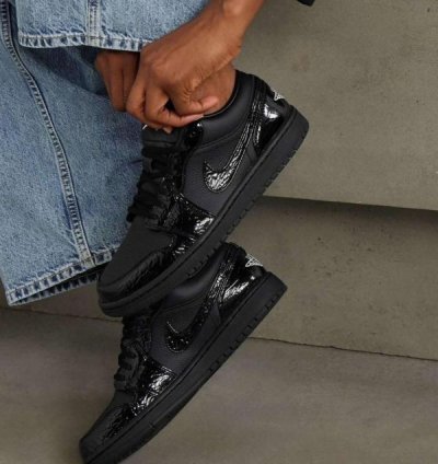 Nik E Air Jordan 1 Low Black Croc Basketball Sneakers