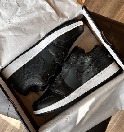 Nik E Air Jordan 1 Low Black Elephant Sneakers