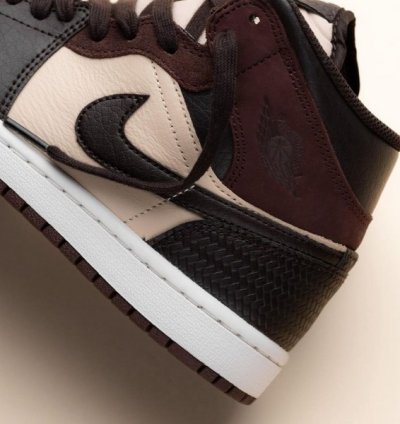 Nik E Air Jordan 1 Mid Se Paris Ymca Basketball Sneakers