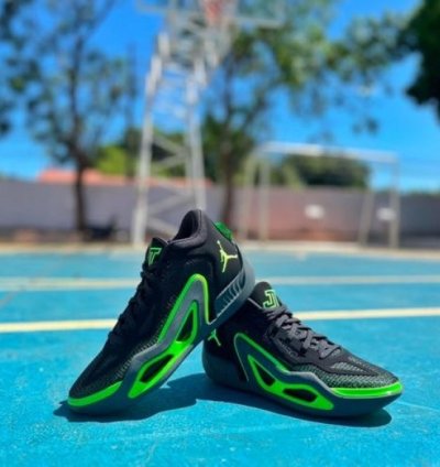 Nik E Air Jordan 1 Tatum Home Town Basketball Sneakers