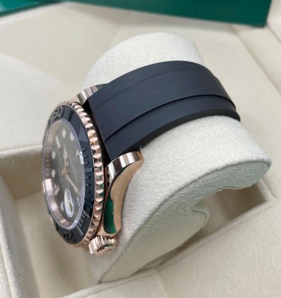 Rolex Yacht-master 40 New Yacht-master 126655 40mm Rose Gold Black Rubber Oysterflex Strap
