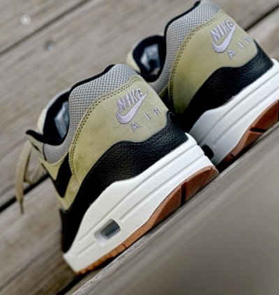Nik E Air Max 1 Dark Stucco Running Shoes