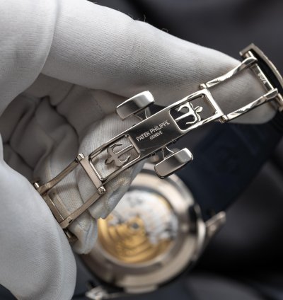Patek Philippe Aquanaut Full Set 5168g-001 42 2mm White Gold Blue Dial