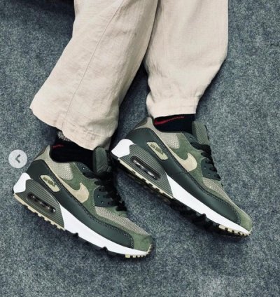 Nik E Air Max 90 Olive Green Running Shoes