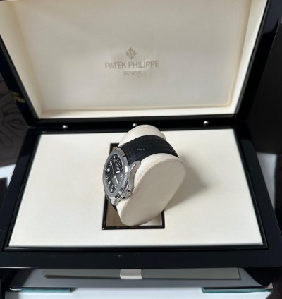 Patek Philippe Aquanaut Fullset 2009 Like New Eu