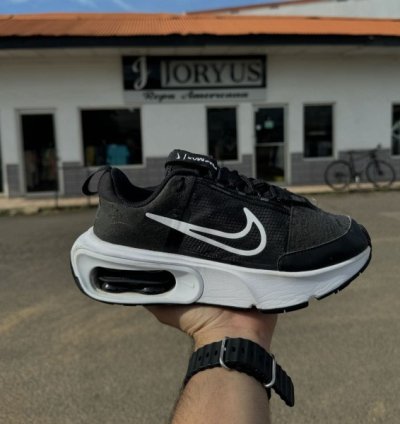 Nik E Air Max Intrlk Black White Running Shoes