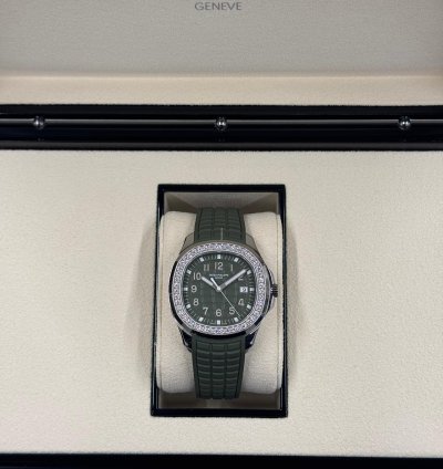 Patek Philippe Aquanaut Green Aquanaut Luce Diamond 2023 Full Set