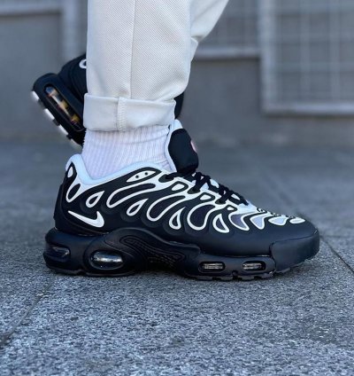 Nik E Air Max Plus Drift Running Shoes