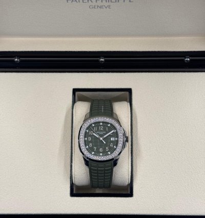 Patek Philippe Aquanaut Green Aquanaut Luce Diamond 2023 Full Set