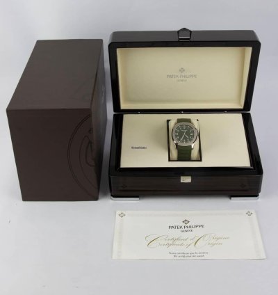 Patek Philippe Aquanaut Jumbo 18kt White Gold Automatic 5168g-010