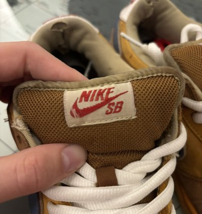 Nike Sb Dunk Low Newcastle Brown Ale Size 10