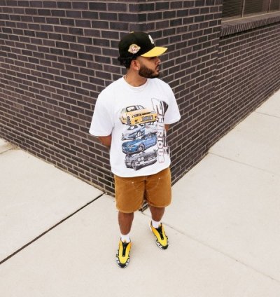 Nik E Air Max Sndr Canyon Gold Running Shoes