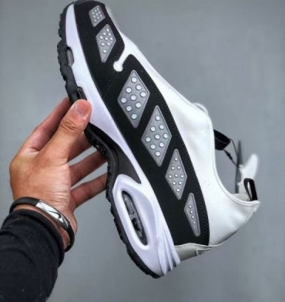 Nik E Air Max Sunder White Black Sneakers