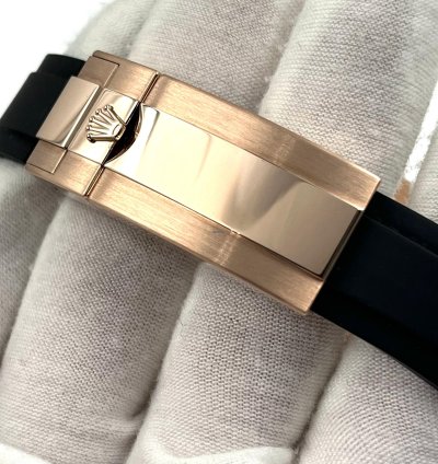 Rolex Yacht-master 40 Unworn Yacht-master 40mm Black Dial Rose Gold Oysterflex 126655 Box Papers 2024