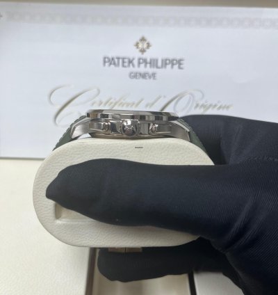 Patek Philippe Aquanaut Khaki Green 5968g-010