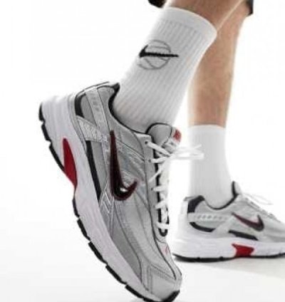 Nik E Initiator Low Metallic Silver Sneakers