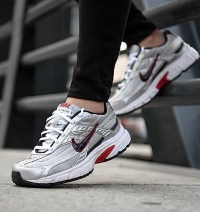 Nik E Initiator Low Metallic Silver Sneakers