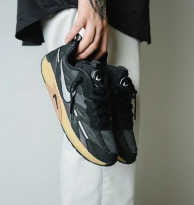 Nik E Jam Electric Black Gum Sneakers