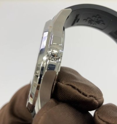 Patek Philippe Aquanaut Luce 38 8 Steel - Black Dial - Diamond Bezel - Rubber Strap 5267 200a-001