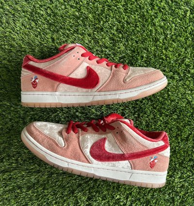 Nike Sb Dunk Low Strangelove Skateboards