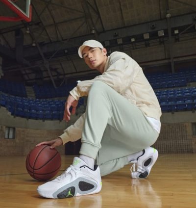 Nik E Jordan Jayson Tatum 2 Legacy White Neon Basketball Sneakers