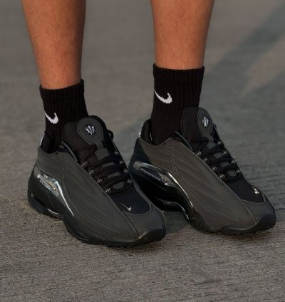 Nik E Nocta Hot Step 2 Black Sneakers