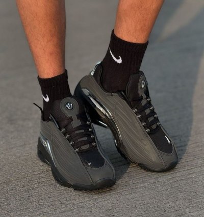 Nik E Nocta Hot Step 2 Black Sneakers