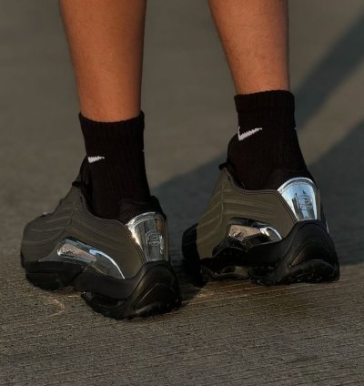 Nik E Nocta Hot Step 2 Black Sneakers