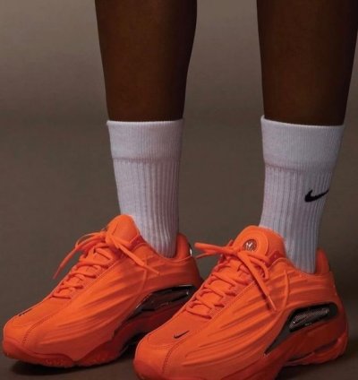 Nik E Nocta Hot Step 2 Total Orange Sneakers