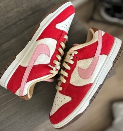 Nik E Sb Dunk Low Bacon Sneakers