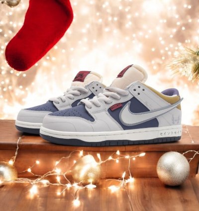 Nik E Sb Dunk Low Twist Sneakers