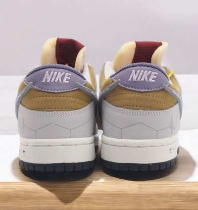 Nik E Sb Dunk Low Twist Sneakers