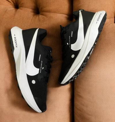 Nik E Zoom Trail Black White Running Shoes