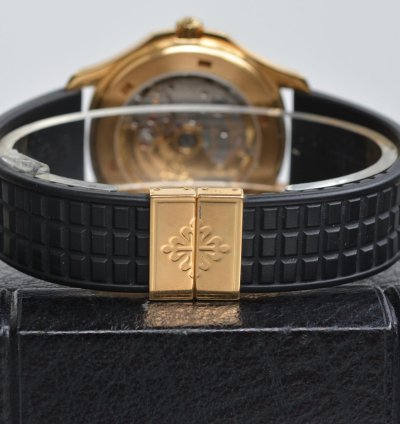Patek Philippe Aquanaut Ref 5065j In Gelbgold Mit Box Und Papieren