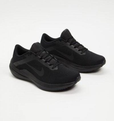 Nik E Zoom Winflow 10 Triple Black Running Shoes