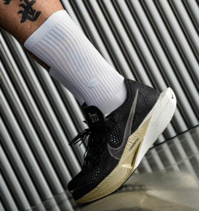 Nik E Zoom X Vaporfly Next 3 Black Metallic Gold Running Shoes