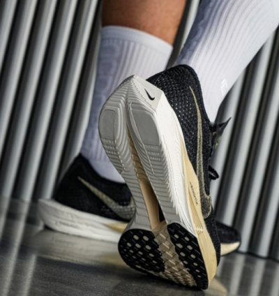 Nik E Zoom X Vaporfly Next 3 Black Metallic Gold Running Shoes