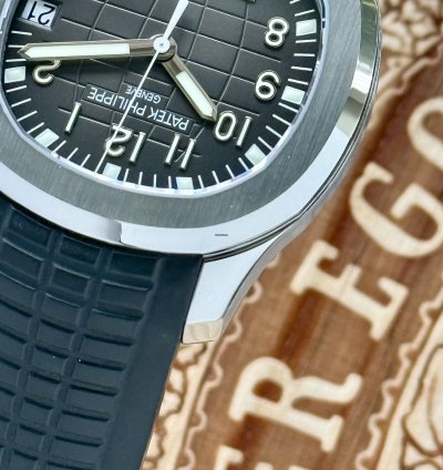 Patek Philippe Aquanaut Ref 5165 Patek Service 2008 Extract And Service Pouch Mint