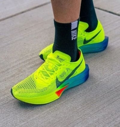 Nik E Zoom X Vaporfly Next 3 Volt Sneakers