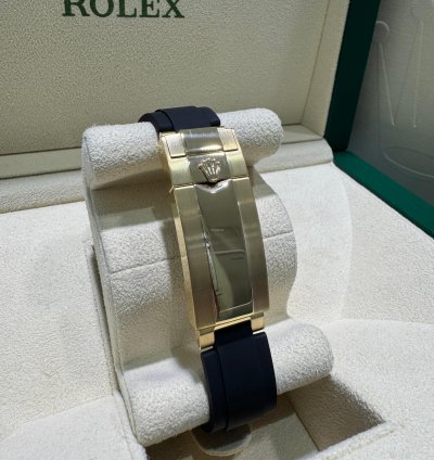 Rolex Yacht-master 42 226658 2022 42mm 18kt Yellow Gold Oysterflex Box Papers Unworn